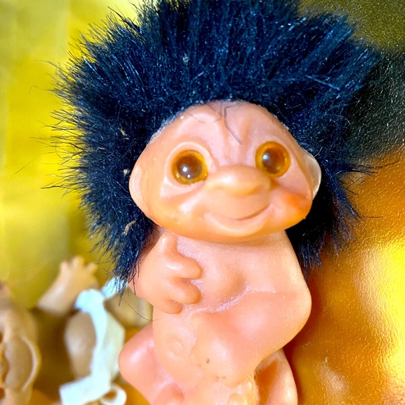 RUSS BERRIE VINTAGE TROLLS NEWBORN, BABY, ICE SKATER, SANTA & MINI TROLLS - Picture 4 of 15